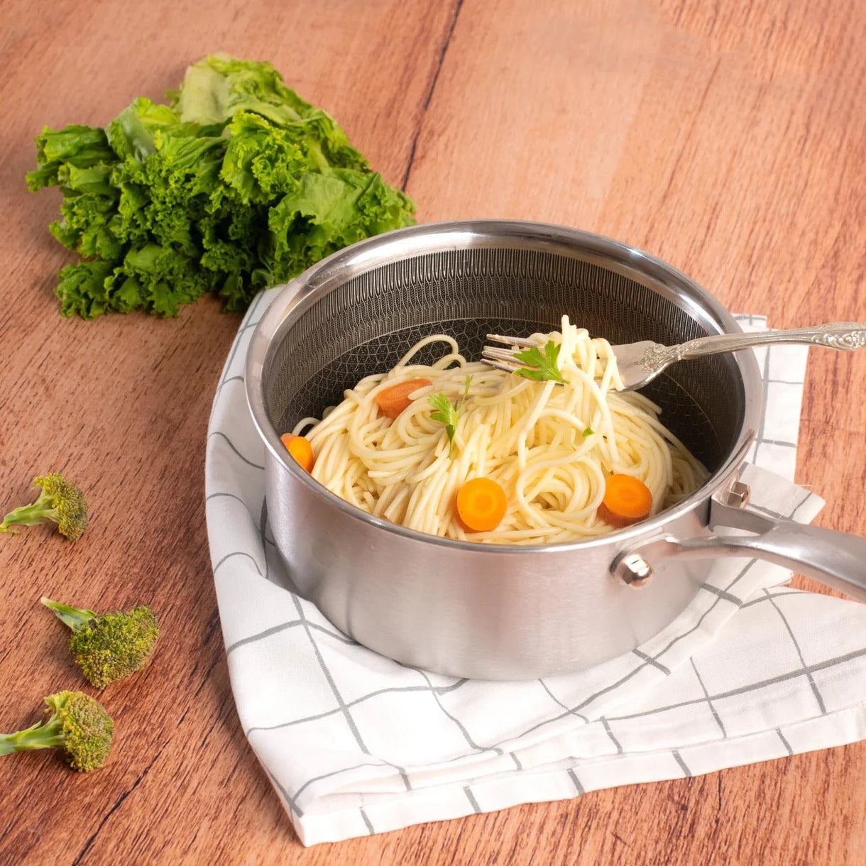 Multi-Purpose Stainless Steel Honeycomb Sauce Pan with Lid (18cm)