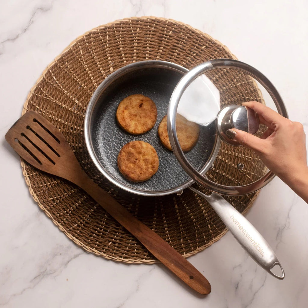 Multi-Purpose Stainless Steel Honeycomb Sauce Pan with Lid (18cm)