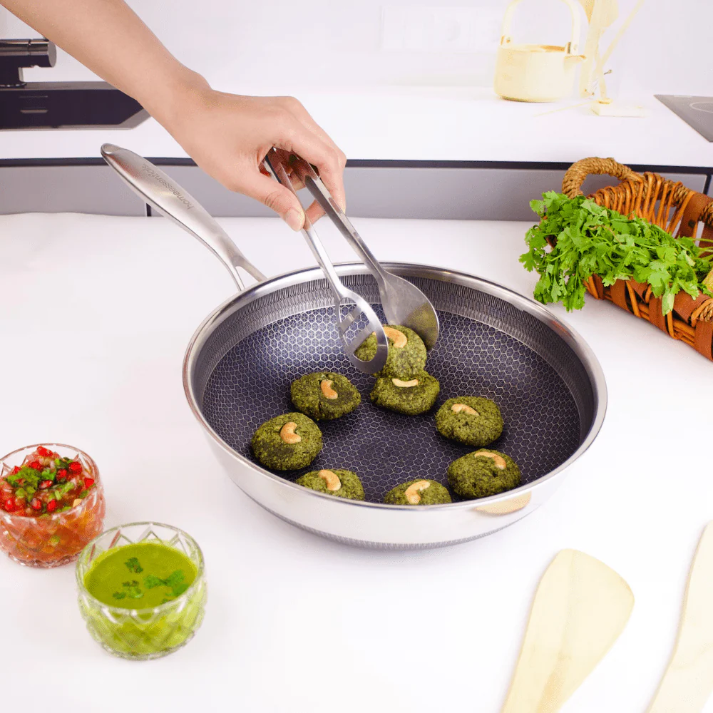 Multi-Purpose Honeycomb Stainless Steel Deep Frying Pan with Composite Lid (28 cm)