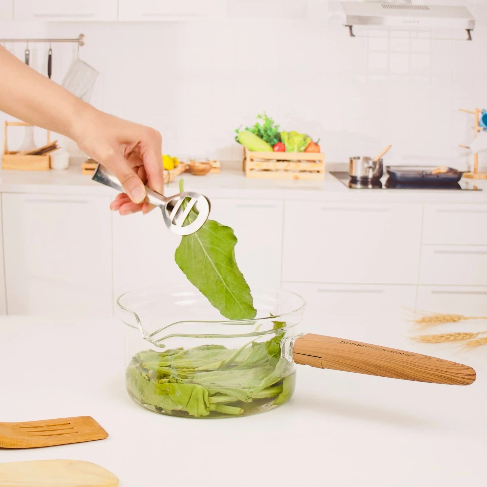 Multi-Functional Borosilicate Glass Pan with Wooden Handle (1300ml)