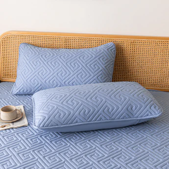 Feather Touch Quilted Bed Sheets With 2-Pillow Covers