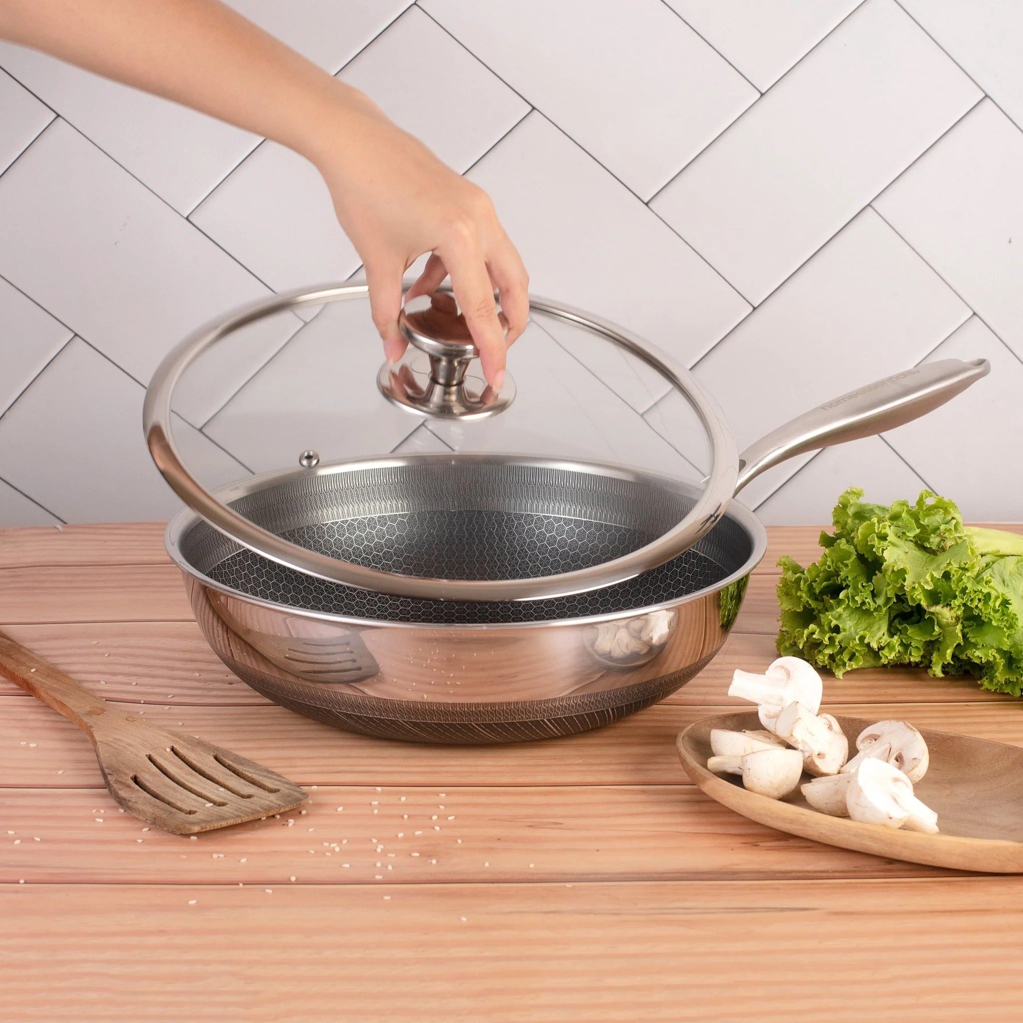 Premium Non-Stick Honeycomb Skillet Wok with Lid (24 cm)