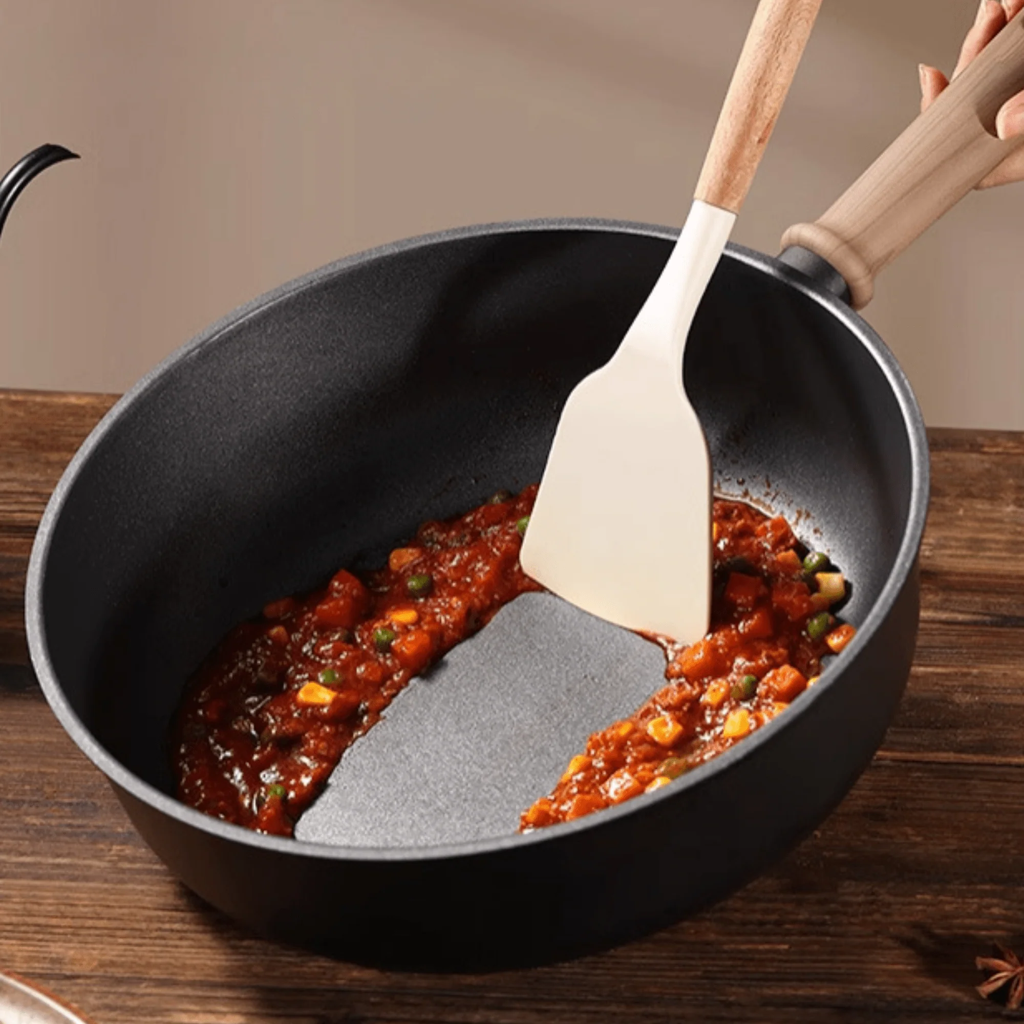 Durable Aluminum Alloy Titanium Fry Wok with Non-Stick Surface (28cm)