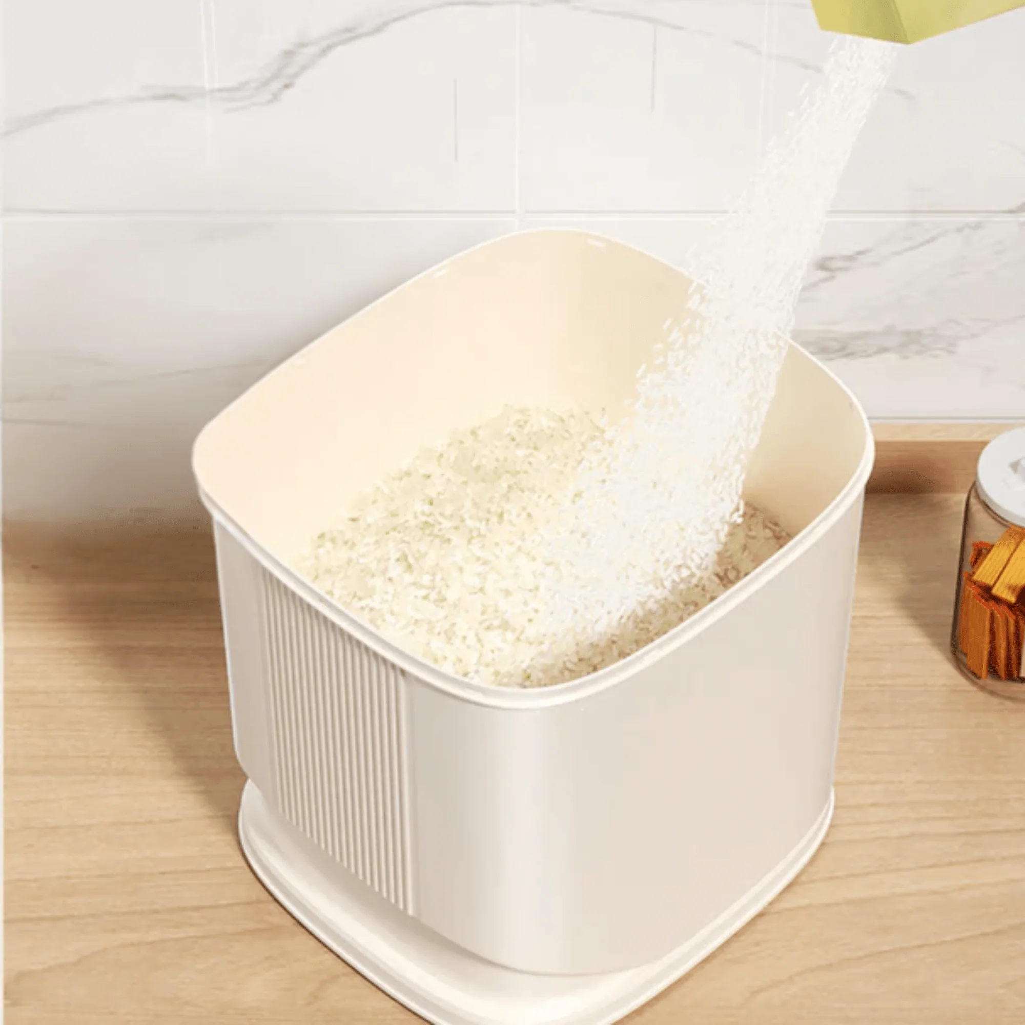 Multifunctional Plastic Moisture Proof Grain Storage Container(6Kg)