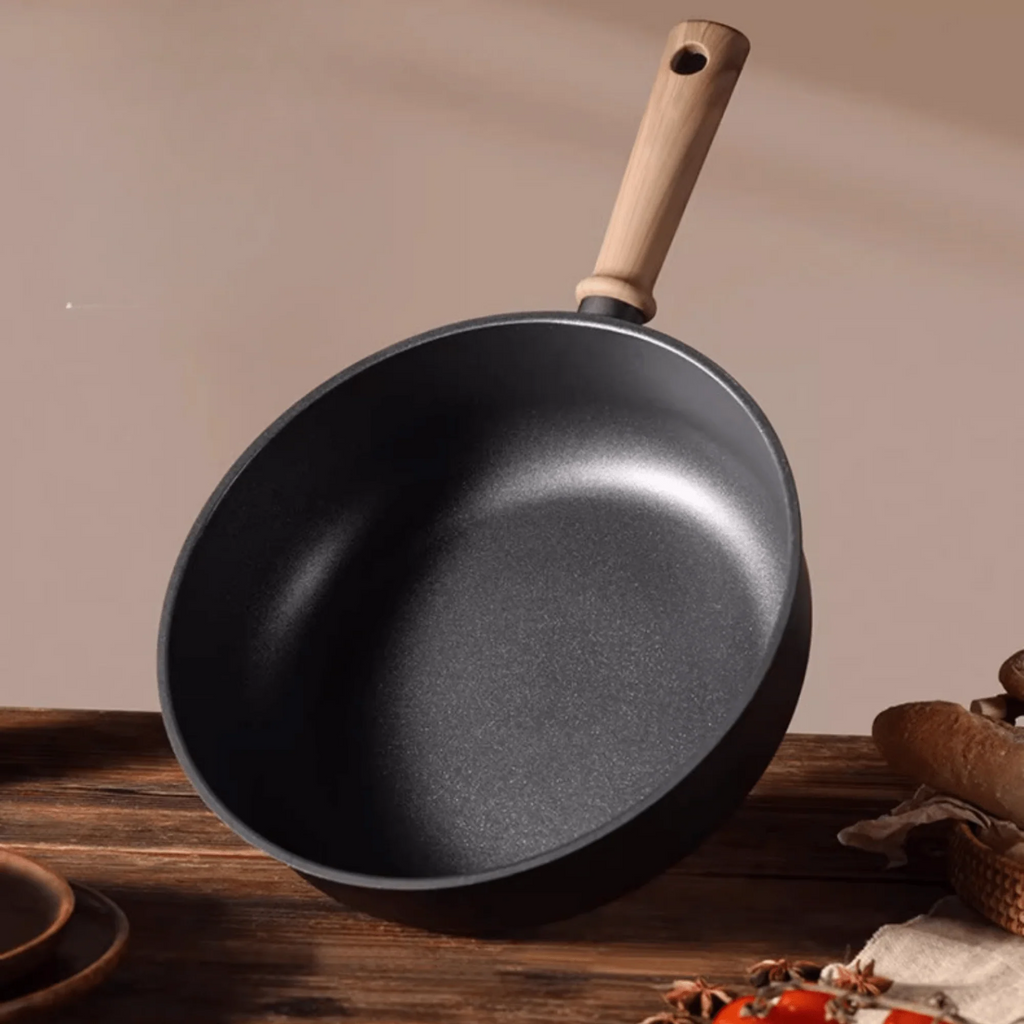 Durable Aluminum Alloy Titanium Fry Wok with Non-Stick Surface (28cm)
